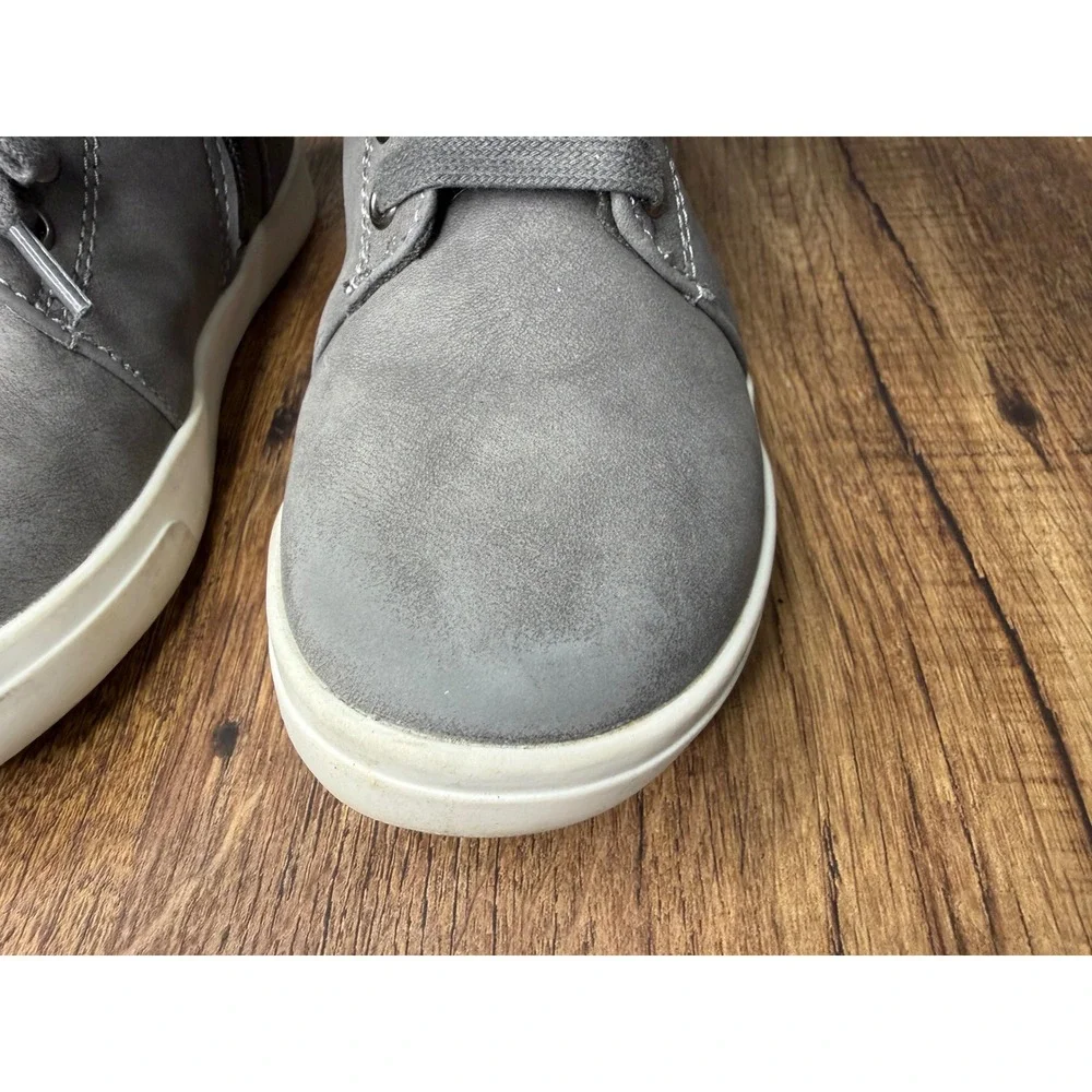 Kids Reaction Kenneth Cole‎ Gray Faux Fur Trim Neffi Logo  Size 11.5